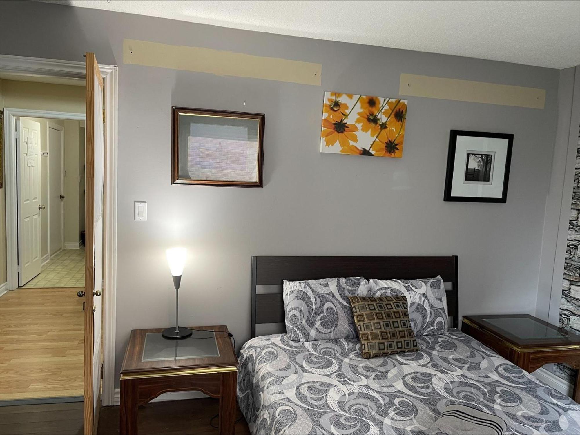 Bhf Near College & Hosp Self-Service Check-In So Fast Net Free Parking In Barrie Exterior foto